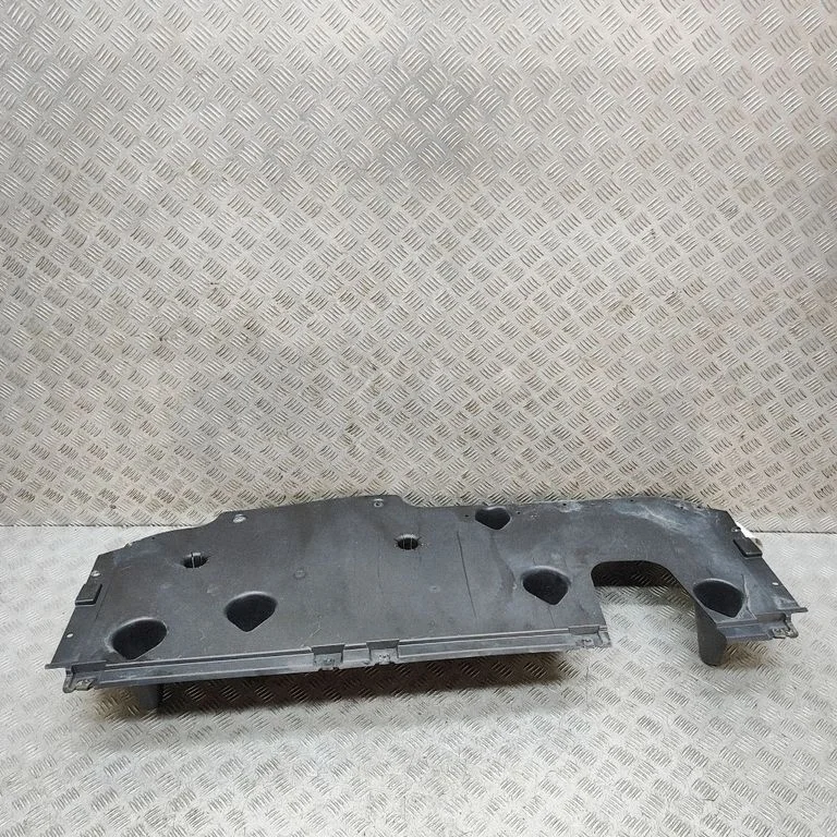 Center/middle under tray cover 9832683680