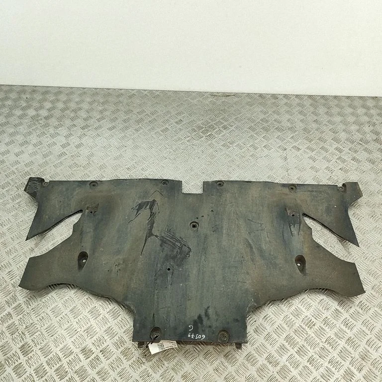 Center/middle under tray cover 149877100C