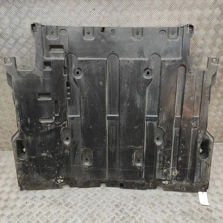 Center/middle under tray cover 9847061080