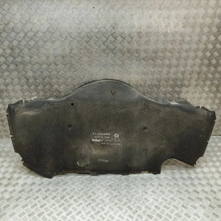 Center/middle under tray cover 3G0825523B