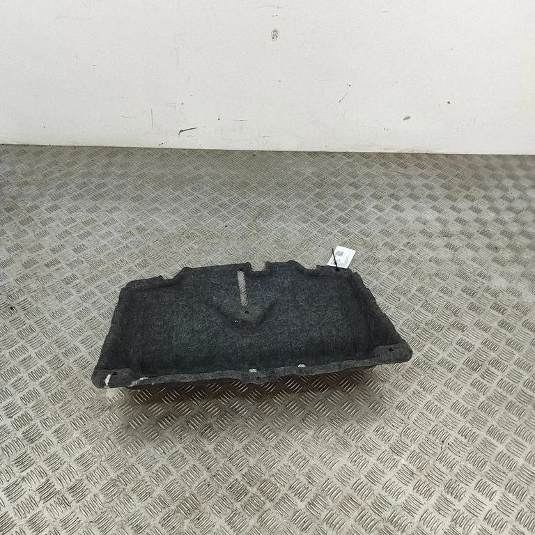 Center/middle under tray cover 74641TLAA00