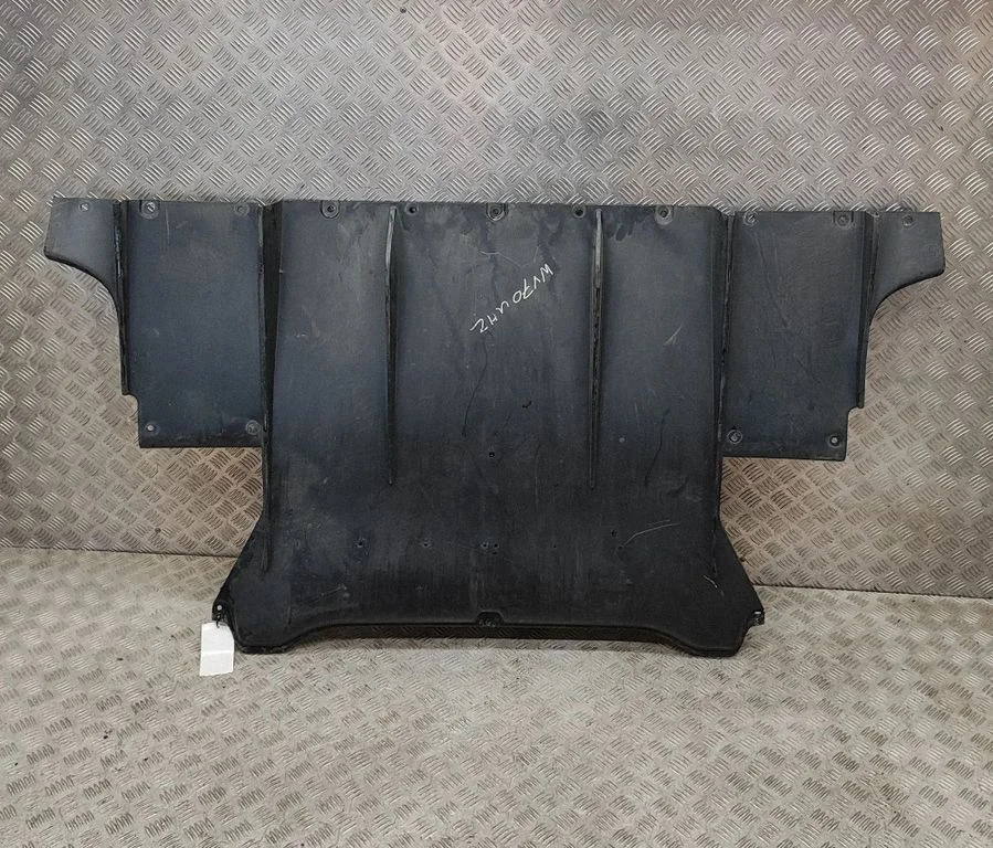 Center/middle under tray cover 107263500B