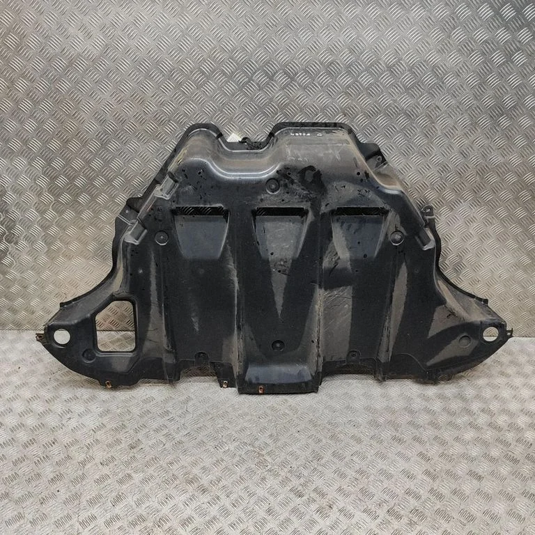 Center/middle under tray cover 748A23NL0A
