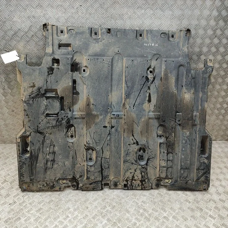 Center/middle under tray cover 9847061080