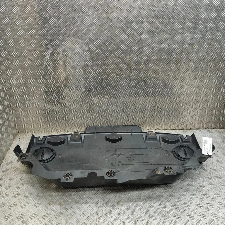 Center/middle under tray cover 9828843680