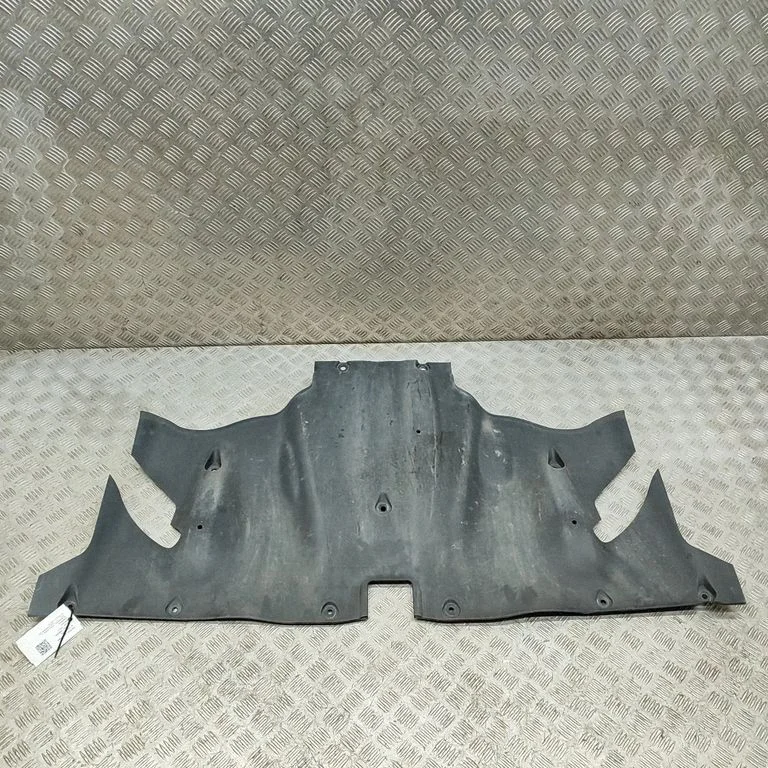 Center/middle under tray cover 149877100D