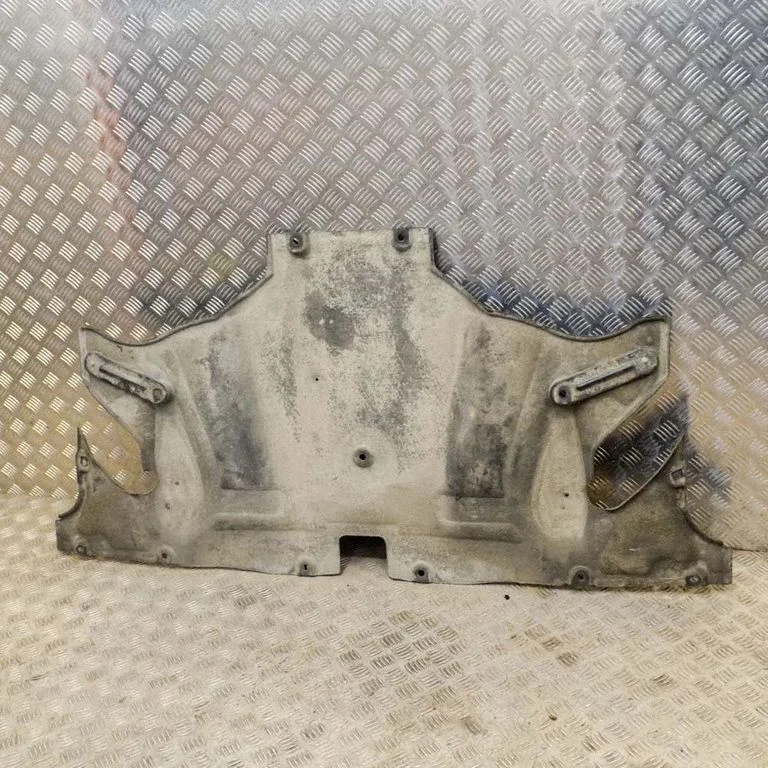 Center/middle under tray cover