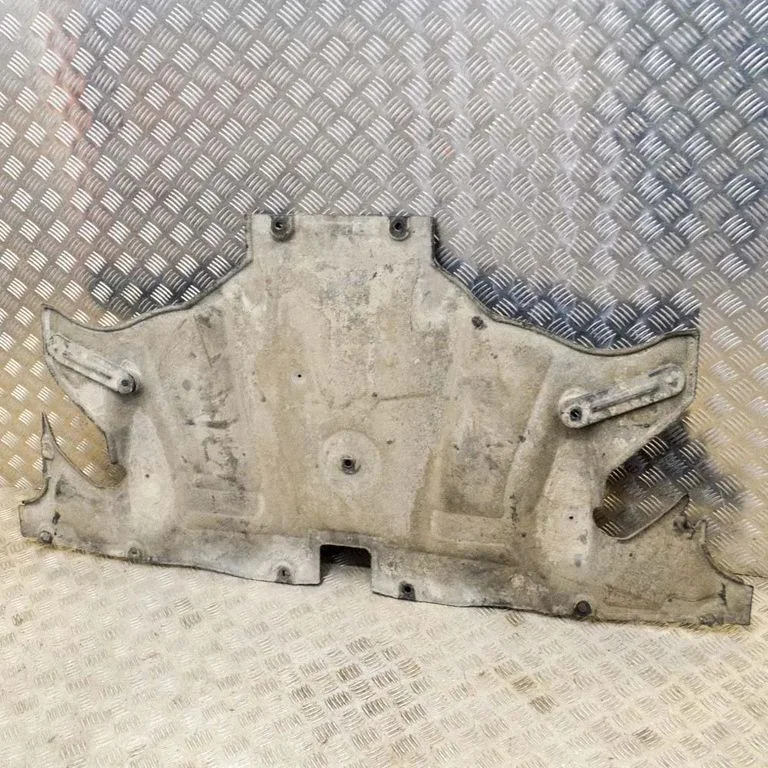 Center/middle under tray cover