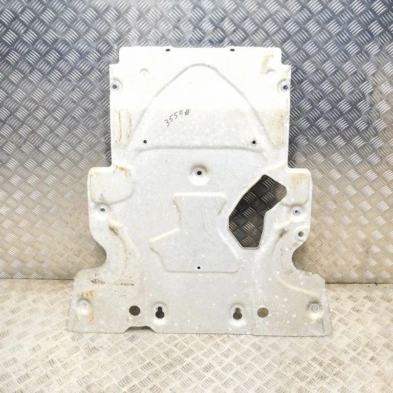 Center/middle under tray cover