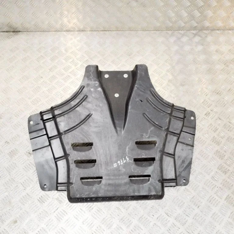 Center/middle under tray cover