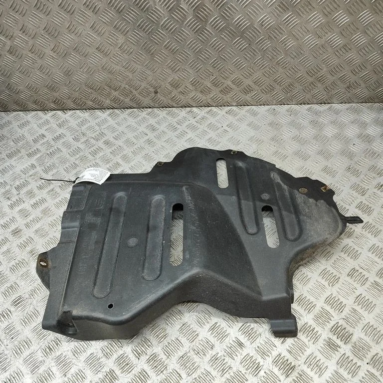 Center/middle under tray cover – BMW Z4 E89 (2009-2017)