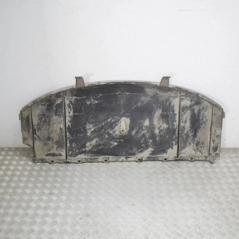 Center/middle under tray cover 105732000B
