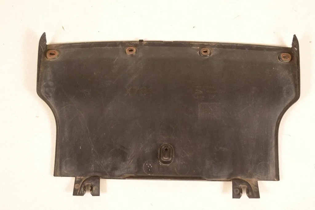 Center/middle under tray cover HK8317F846A