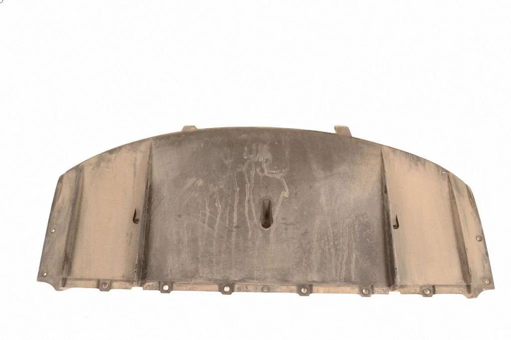 Center/middle under tray cover 105732000B