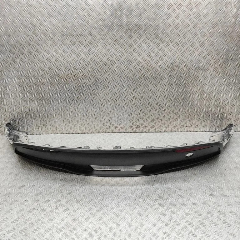 Tagumine kaitseraud – Tesla Model Y (2020-)