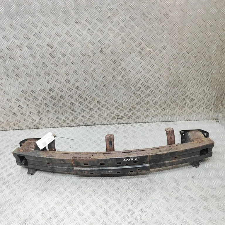 Aizmugurējā bufera šķērssija 866302W560