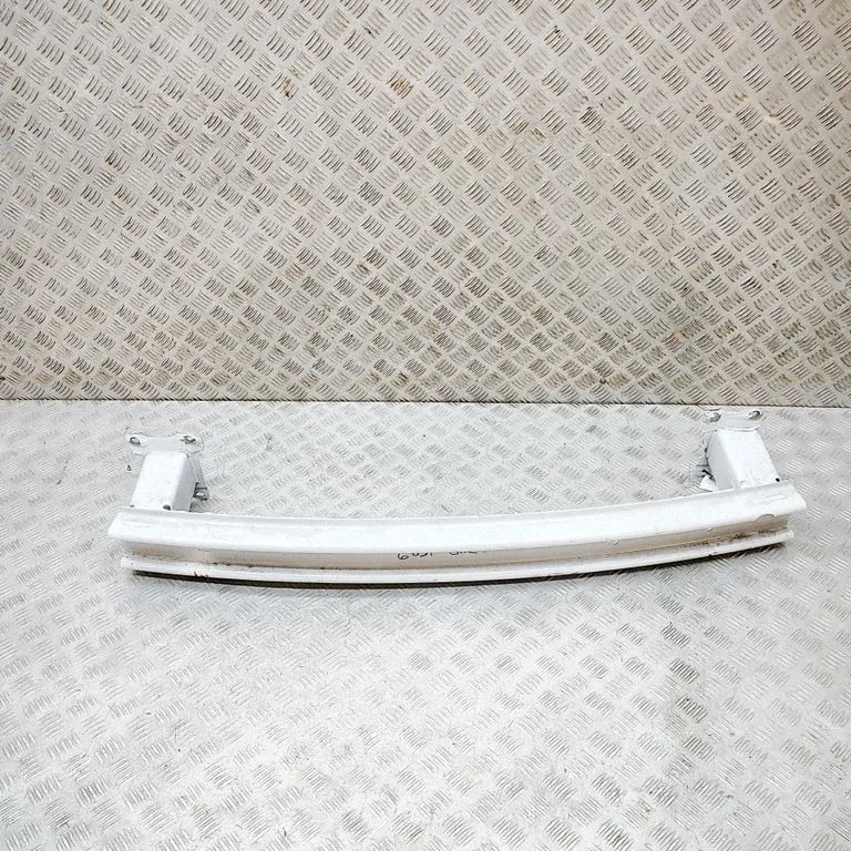 Aizmugurējā bufera šķērssija 6VA807305