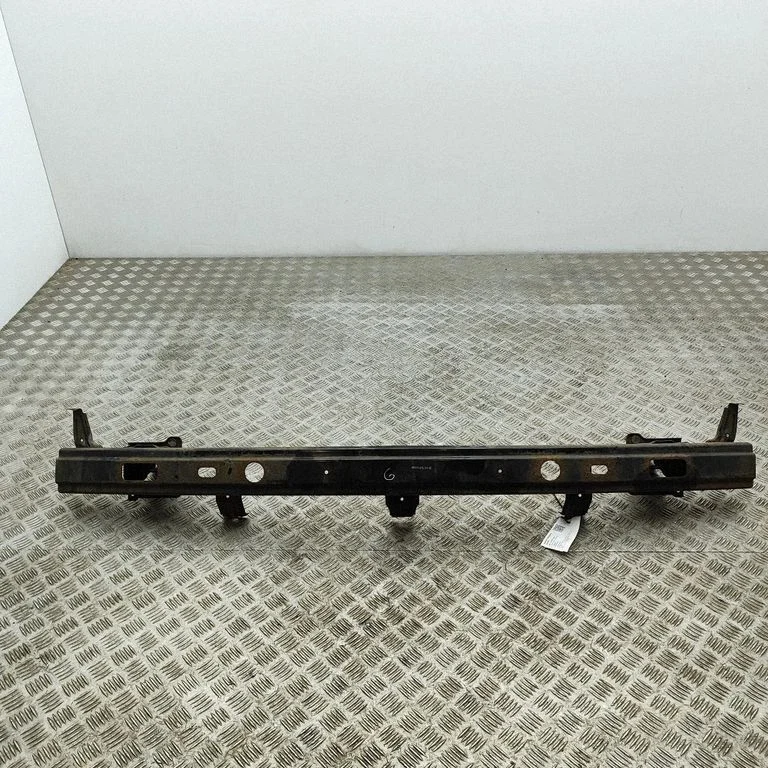Aizmugurējā bufera šķērssija 866304H000