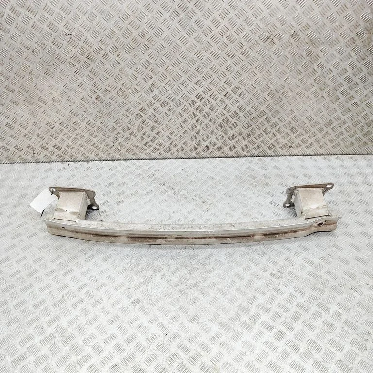 Aizmugurējā bufera šķērssija 8W0807309