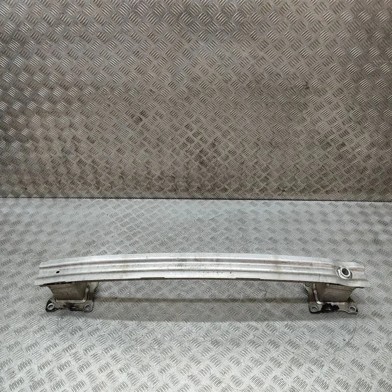 Aizmugurējā bufera šķērssija 8W0807309