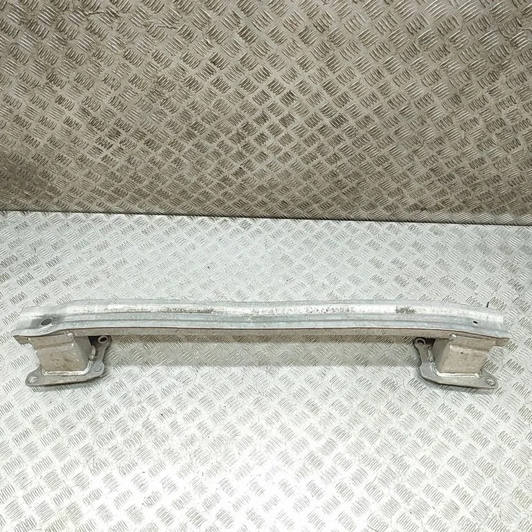 Aizmugurējā bufera šķērssija 8W0807309