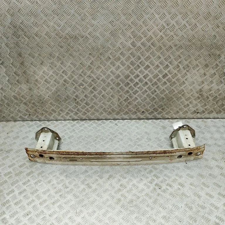 Aizmugurējā bufera šķērssija 57711FJ0229P
