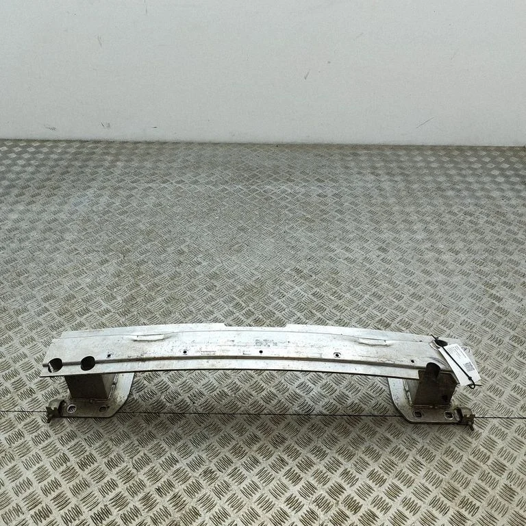 Aizmugurējā bufera šķērssija 7420657