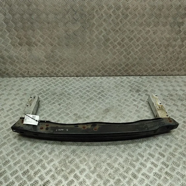 Aizmugurējā bufera šķērssija 8T0807313C