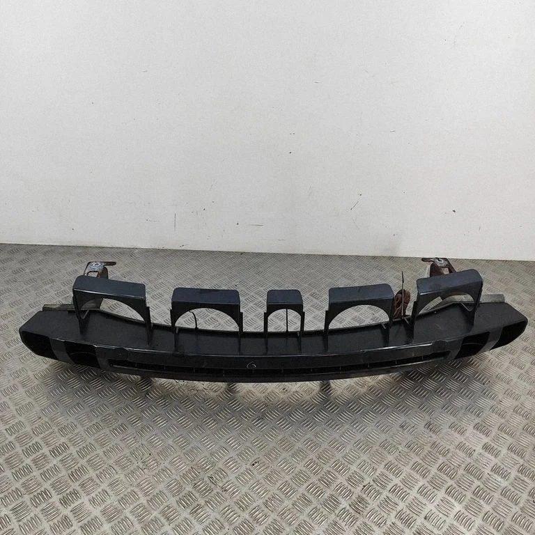 Aizmugurējā bufera šķērssija 04857732AB