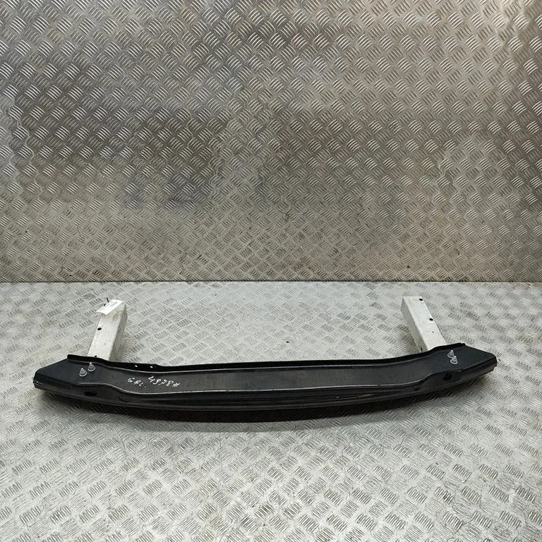 Aizmugurējā bufera šķērssija 8T0807313A