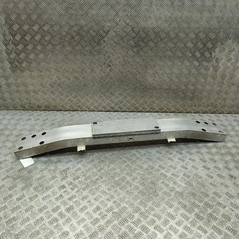 Aizmugurējā bufera šķērssija 85032CD110