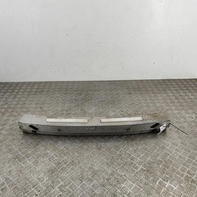Aizmugurējā bufera šķērssija 57712AG120
