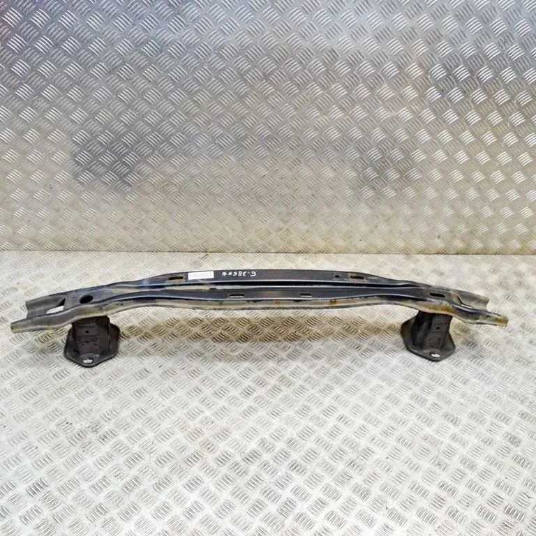 Tagumise kaitseraua põikitala – BMW 4-seeria F32 F33 (2013-2020)