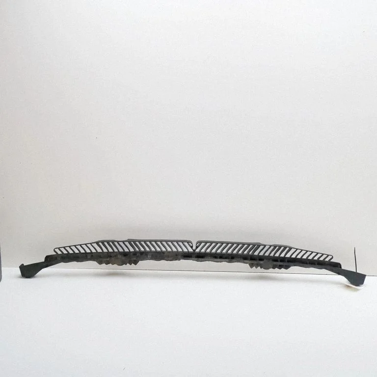 Rear bumper mounting bracket 1T3807863B