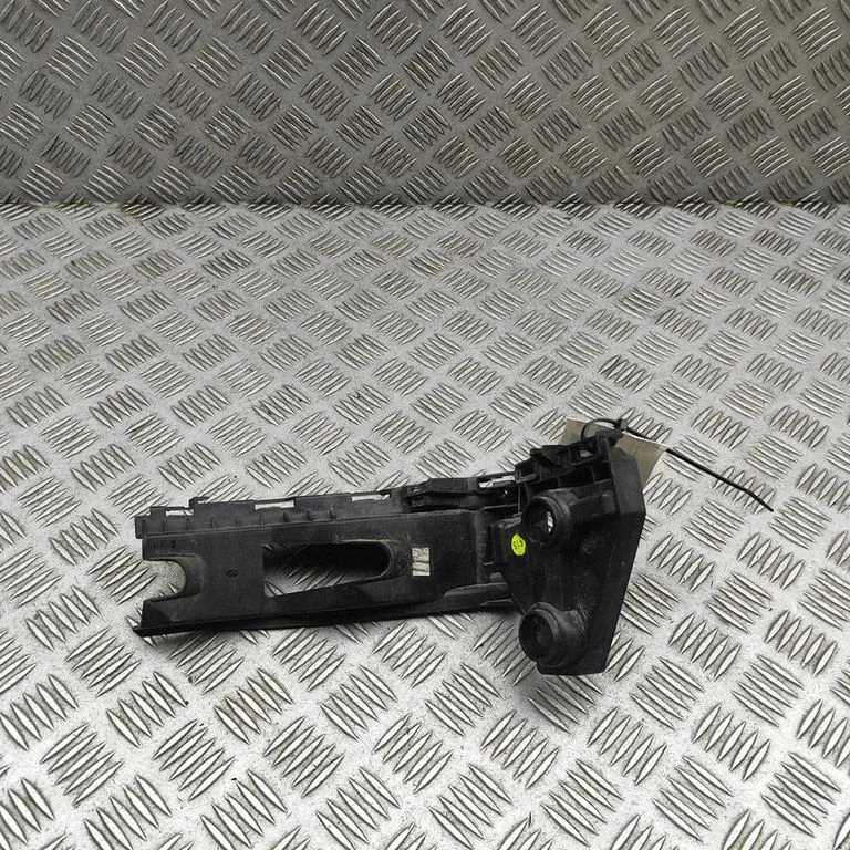 Rear bumper mounting bracket 5H9807394C