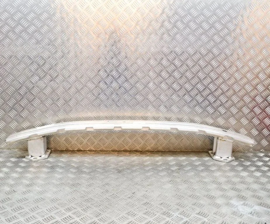 Aizmugurējā bufera šķērssija 7373852