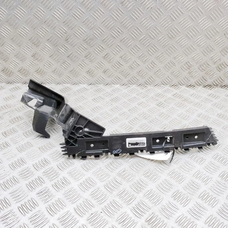 Rear bumper mounting bracket LJ8B17E851AE