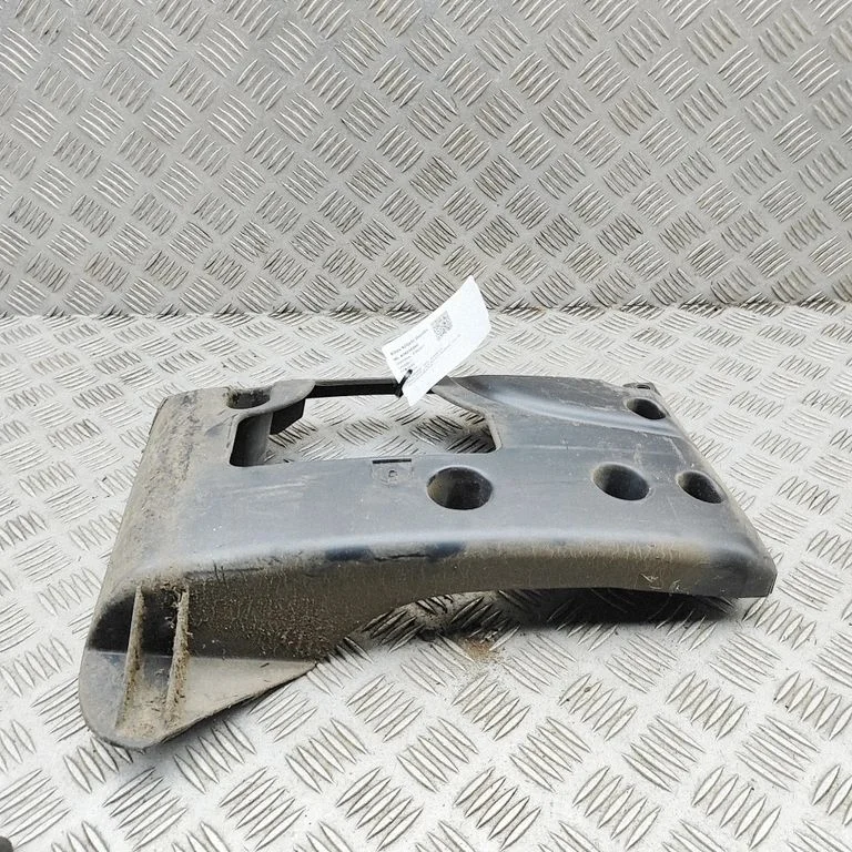 Aizmugurējā bufera turētājs 852230001R