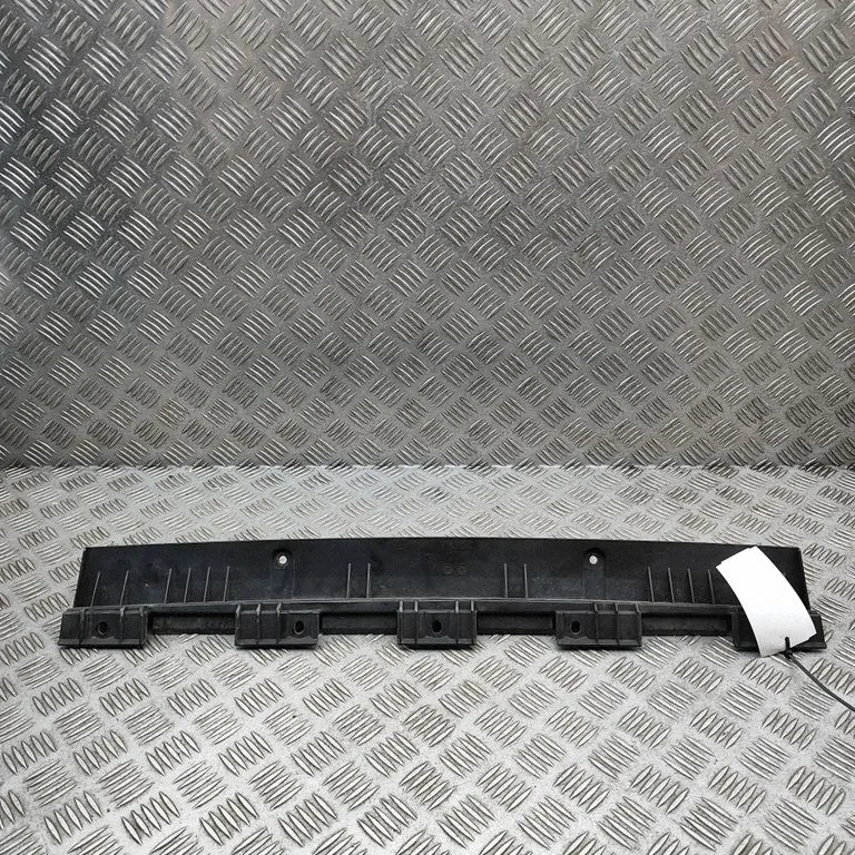 Aizmugurējā bufera turētājs 8R0805599