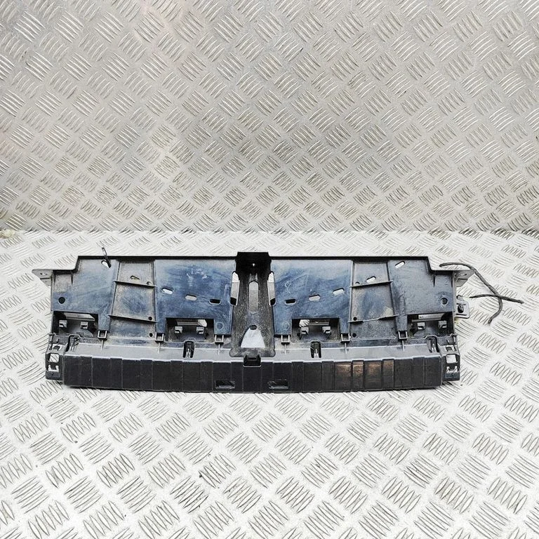 Aizmugurējā bufera turētājs – BMW X5M G05 F95 (2019-)