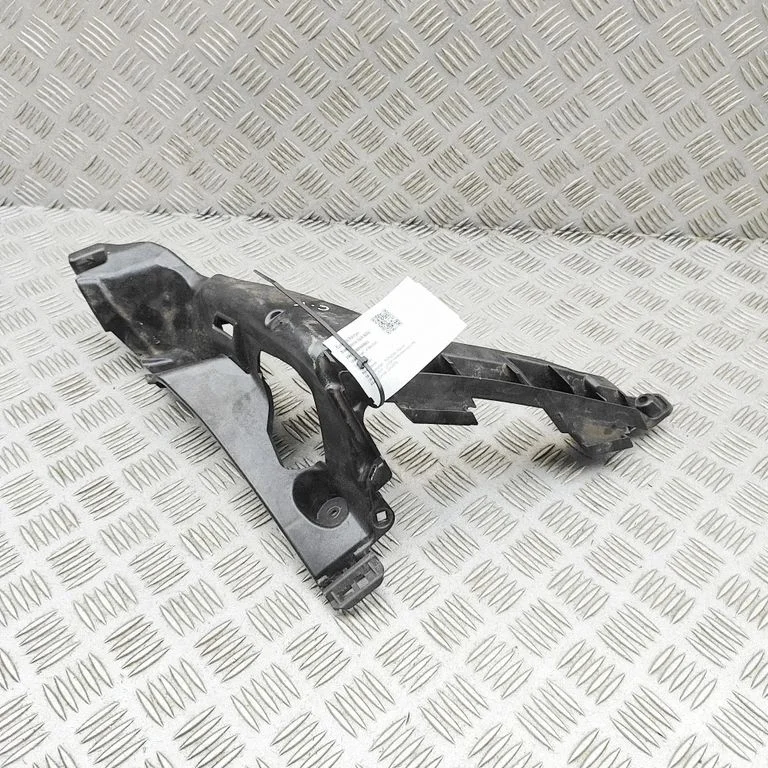 Rear bumper mounting bracket 95C807863A