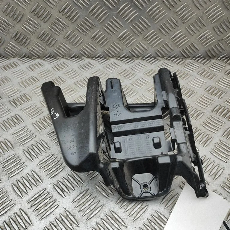 Aizmugurējā bufera turētājs 5LJ807394A