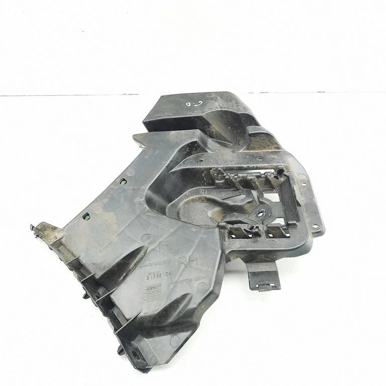 Rear bumper mounting bracket – Volvo V40 (2012-2019)
