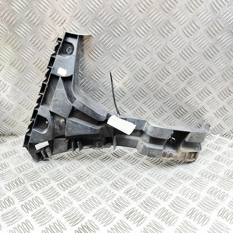 Aizmugurējā bufera turētājs 8U0807453A