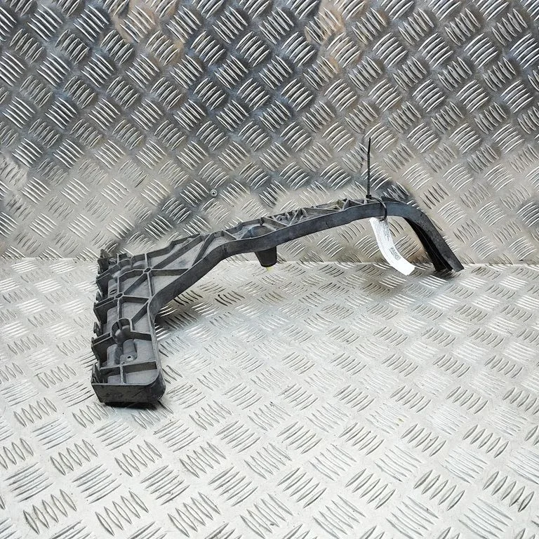 Rear bumper mounting bracket – Audi Q5 SQ5 8R (2008-2017)