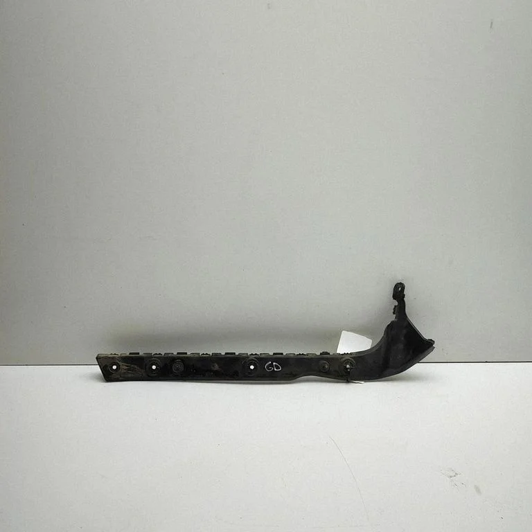 Rear bumper mounting bracket – Ford Transit Custom (2013-2023)