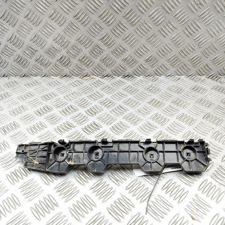 Rear bumper mounting bracket SA3HK2804311