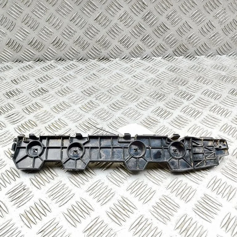 Rear bumper mounting bracket SA3HK2804411