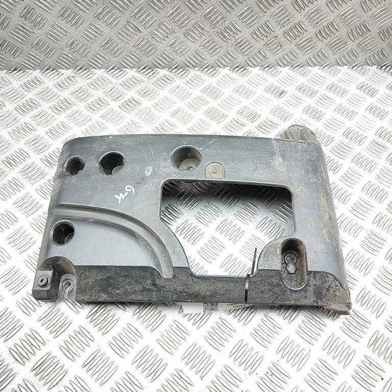 Rear bumper mounting bracket 852230001R