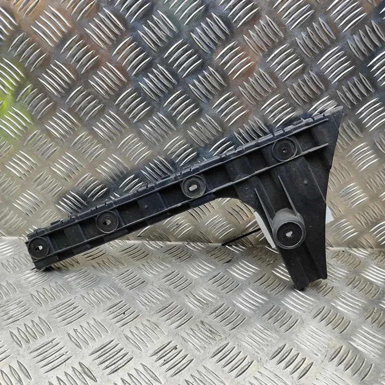 Aizmugurējā bufera turētājs 3W3807393D
